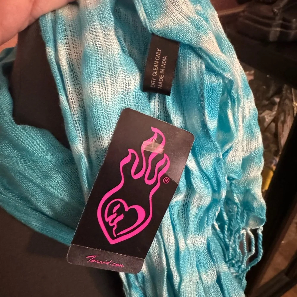Set of 2 Scarfs - Picture 6 of 9
